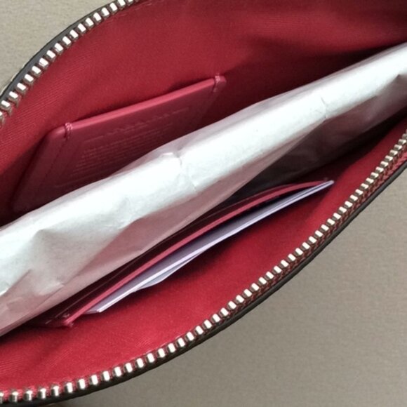 New Coach large gallery pouch - Picture 11 of 16